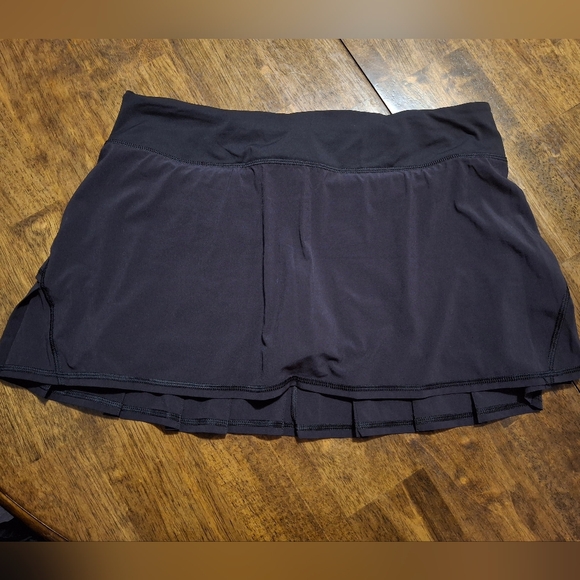 Women's lululemon athletica Black Skort Size 10. - Picture 2 of 7